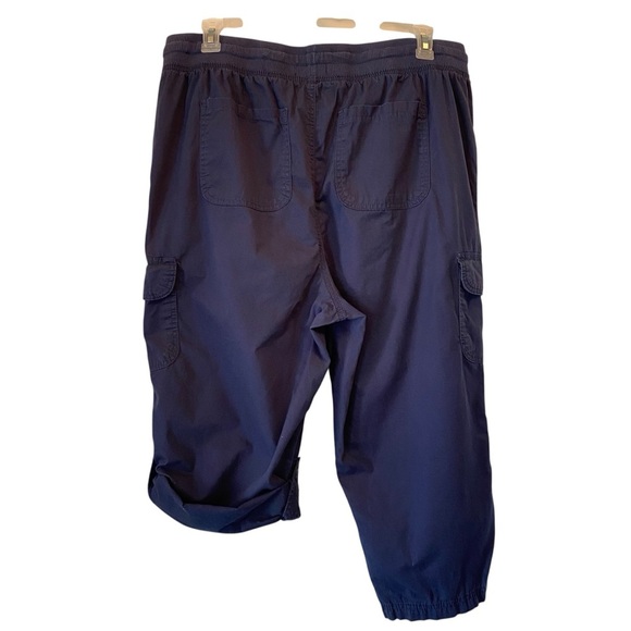 Woman Within plus size 18W Dark Blue Cargo Roll Tab pull on Capri's Pants - Picture 4 of 6